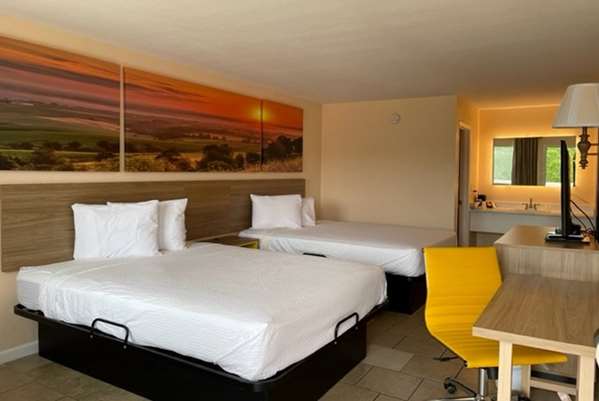  - Days Inn Near Theatre District Branson