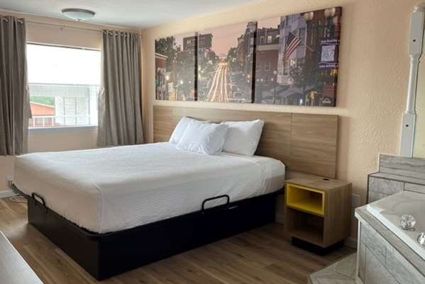  - Days Inn Near Theatre District Branson