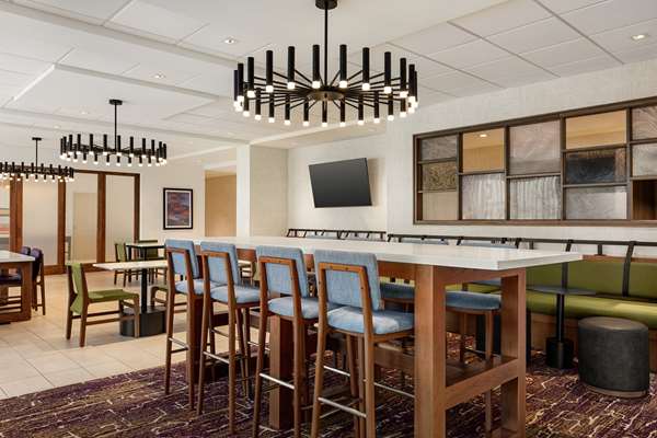 Amenities - Hampton Inn Stockton - CA 99, Exit 250