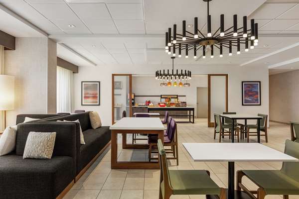 Amenities - Hampton Inn Stockton - CA 99, Exit 250