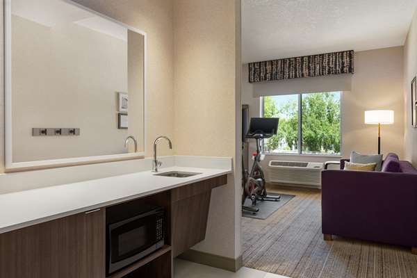 - Hampton Inn Stockton - CA 99, Exit 250