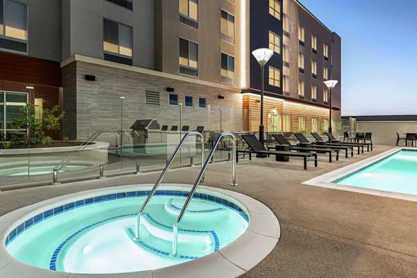 Pool - Hampton Inn Stockton - CA 99, Exit 250