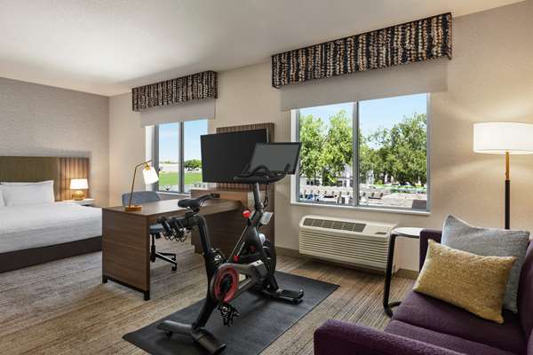  - Hampton Inn Stockton - CA 99, Exit 250