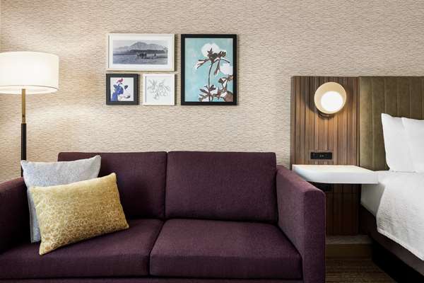  - Hampton Inn Stockton - CA 99, Exit 250