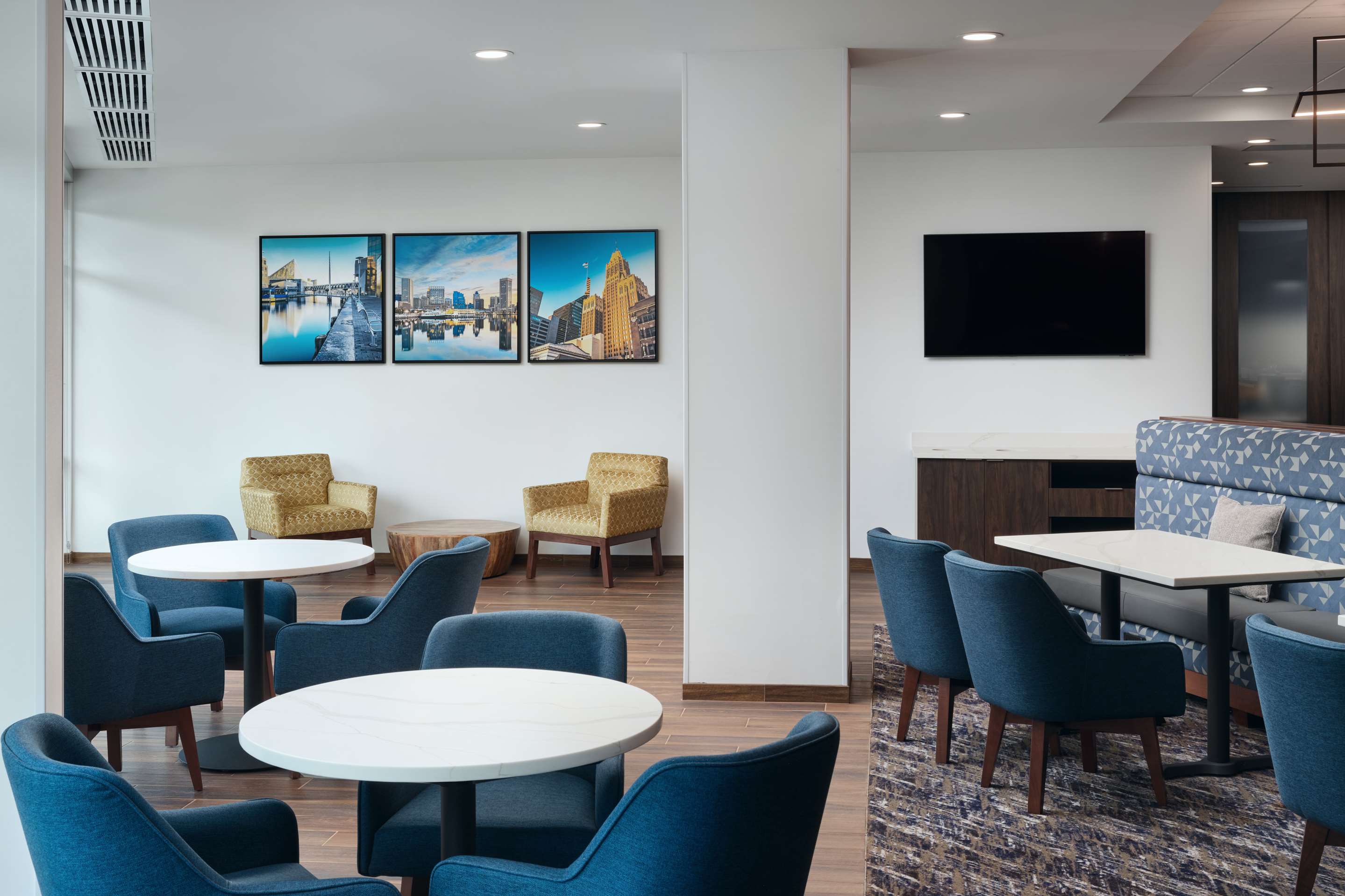 Lobby | Hampton Inn Towson Downtown