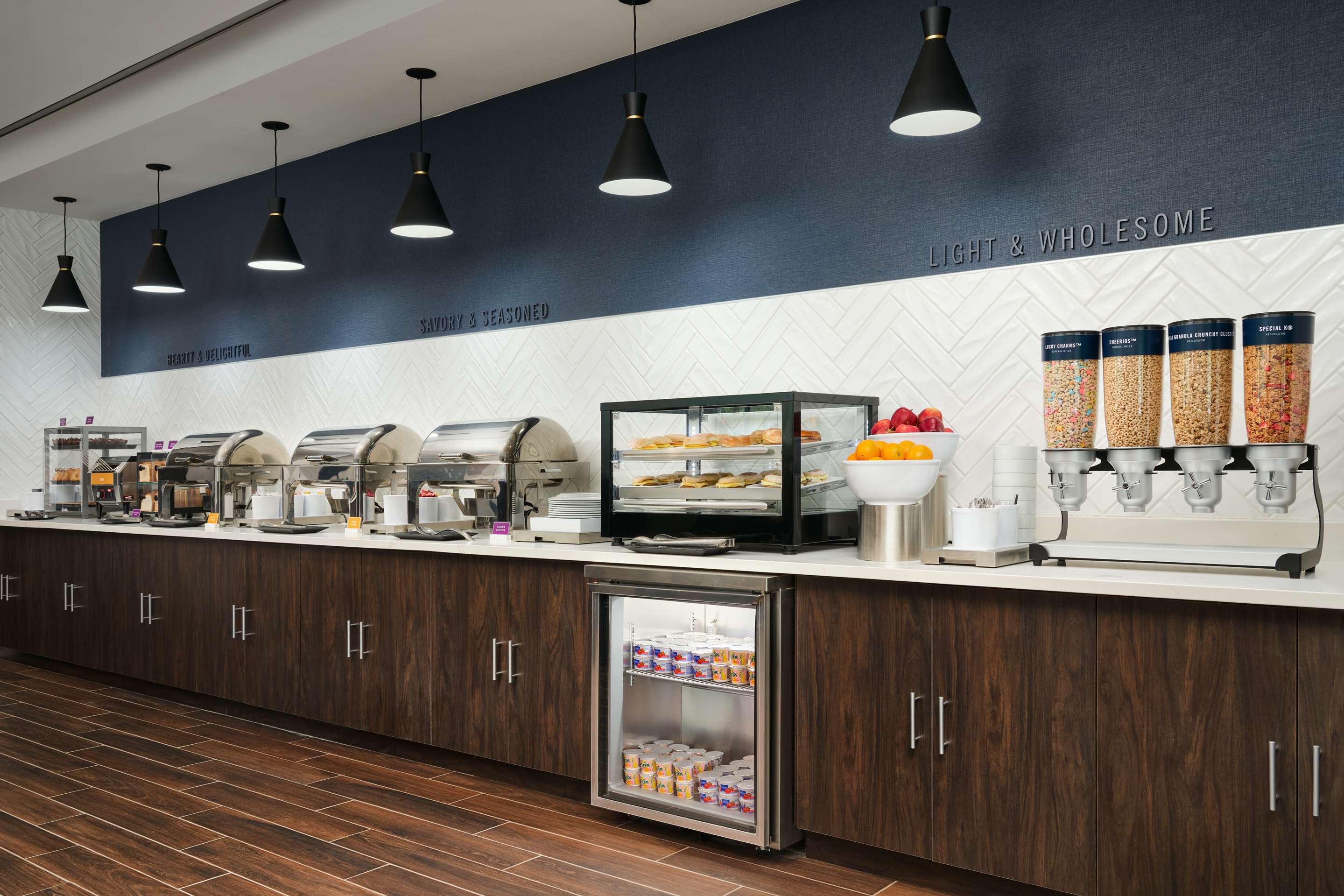 Breakfast Area | Hampton Inn Towson Downtown