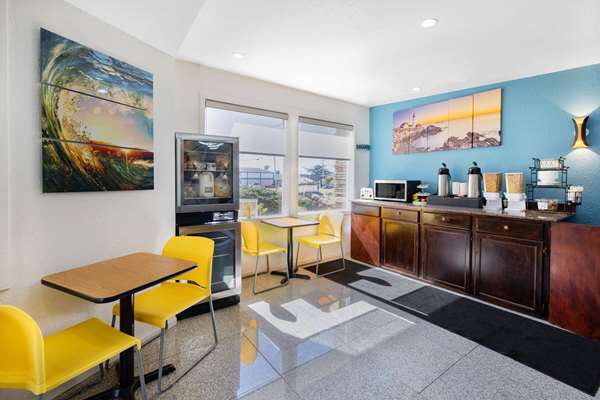  - Oceanside Inn & Suites Fort Bragg