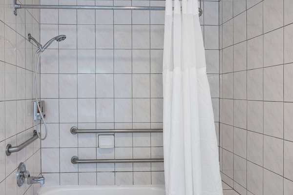  - Oceanside Inn & Suites Fort Bragg