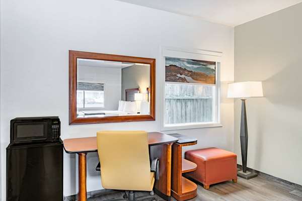  - Oceanside Inn & Suites Fort Bragg