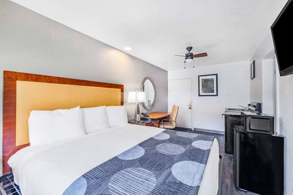 Suite - Oceanside Inn & Suites Fort Bragg