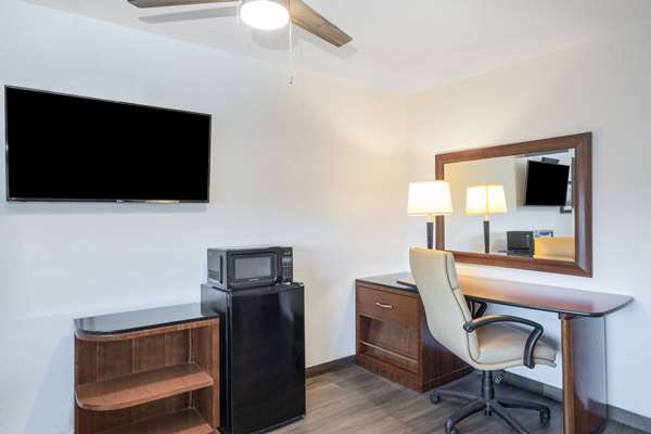 - Oceanside Inn & Suites Fort Bragg