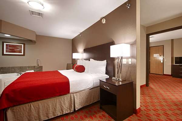  - Baymont Inn & Suites Brooklyn Center - I-94 & I-694, Exit 34