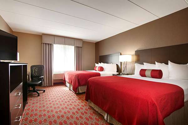  - Baymont Inn & Suites Brooklyn Center - I-94 & I-694, Exit 34