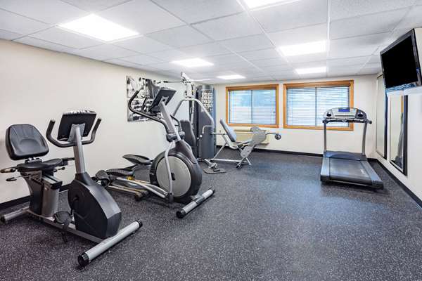 Fitness/ Exercise Room - Baymont Inn & Suites Brooklyn Center - I-94 & I-694, Exit 34
