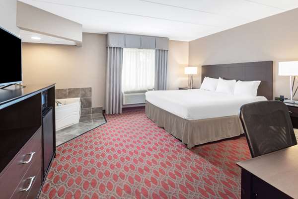 Suite - Baymont Inn & Suites Brooklyn Center - I-94 & I-694, Exit 34