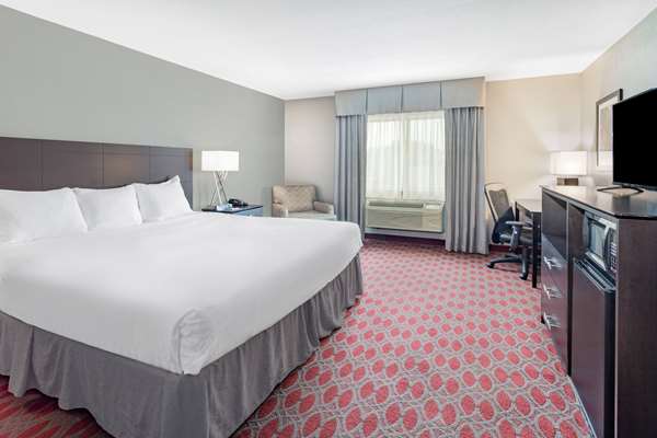  - Baymont Inn & Suites Brooklyn Center - I-94 & I-694, Exit 34