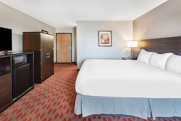  - Baymont Inn & Suites Brooklyn Center - I-94 & I-694, Exit 34