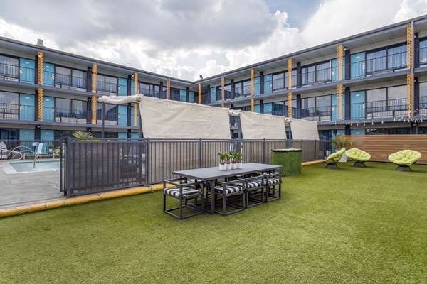  - Heights House Hotel North Houston - I-45, Exit 50