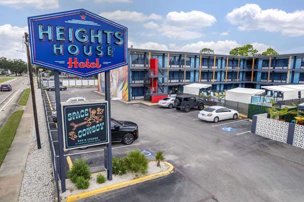 Exterior view - Heights House Hotel North Houston - I-45, Exit 50