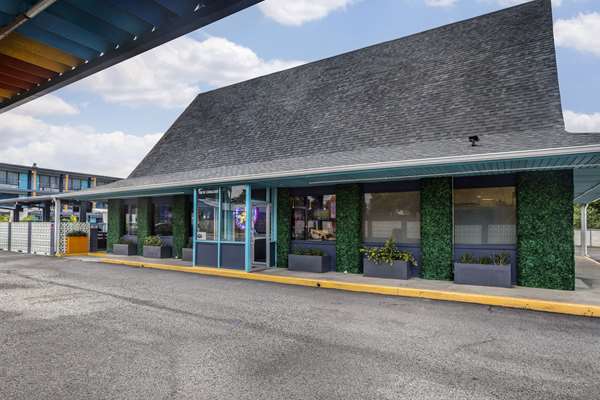 Exterior view - Heights House Hotel North Houston - I-45, Exit 50