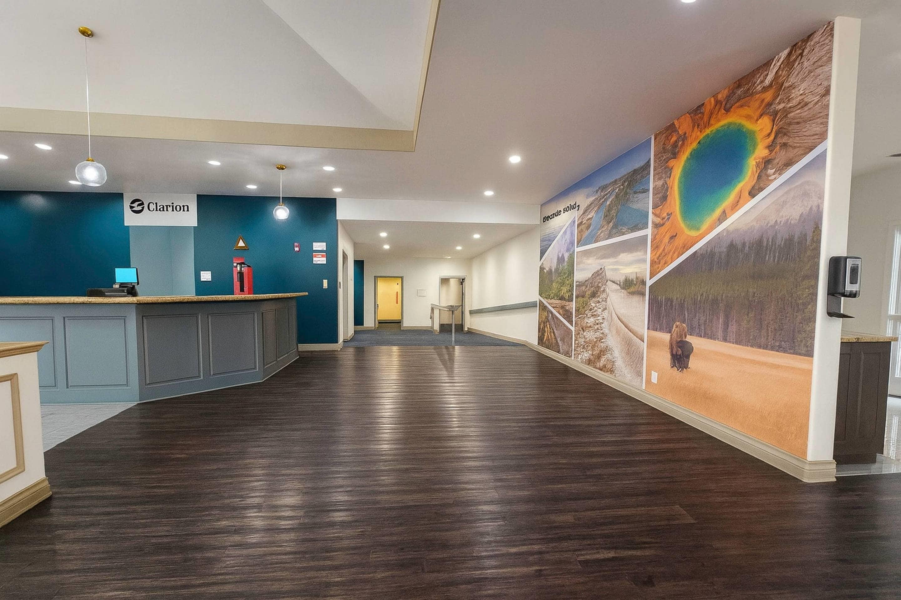 Front desk | Le Ritz Hotel and Suites