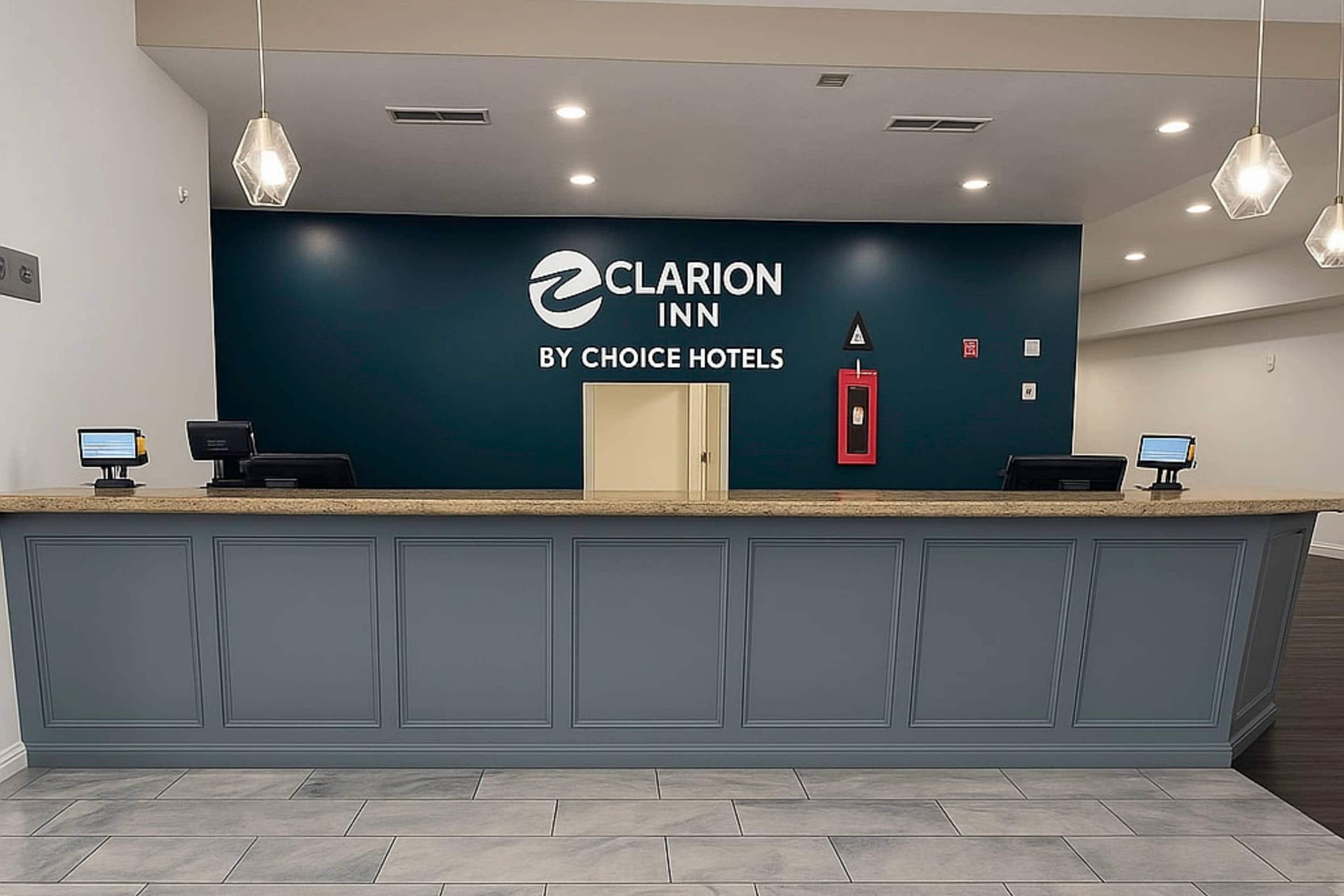 Front desk | Le Ritz Hotel and Suites