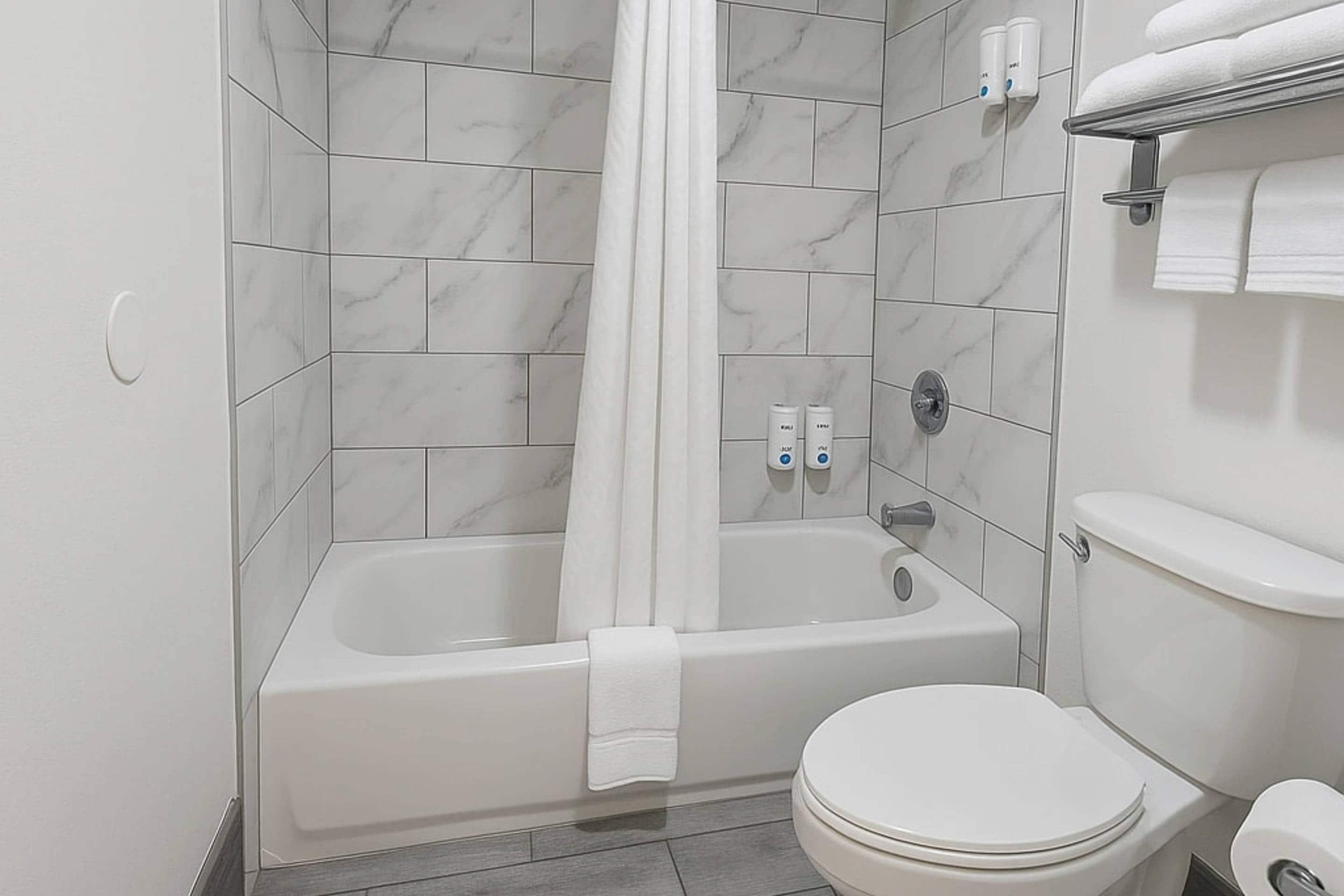 Guest laundry facilities | Le Ritz Hotel and Suites