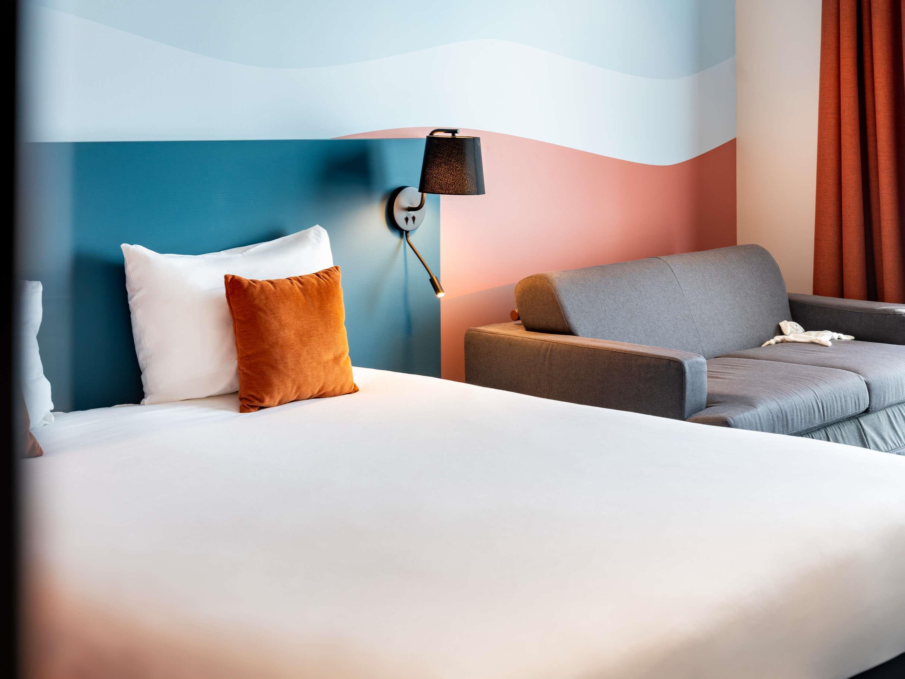 Ibis Styles Miramas - Provence Room Type - Premium Double Room? with a double bed and double sofa bed