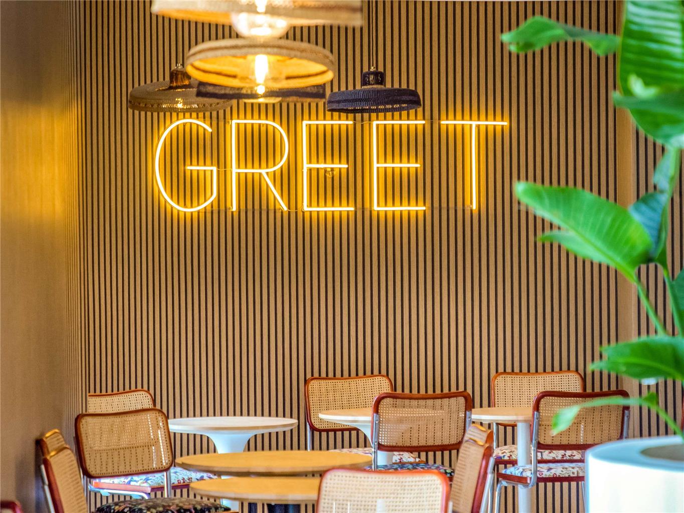 greet hotel Salon-de-Provence