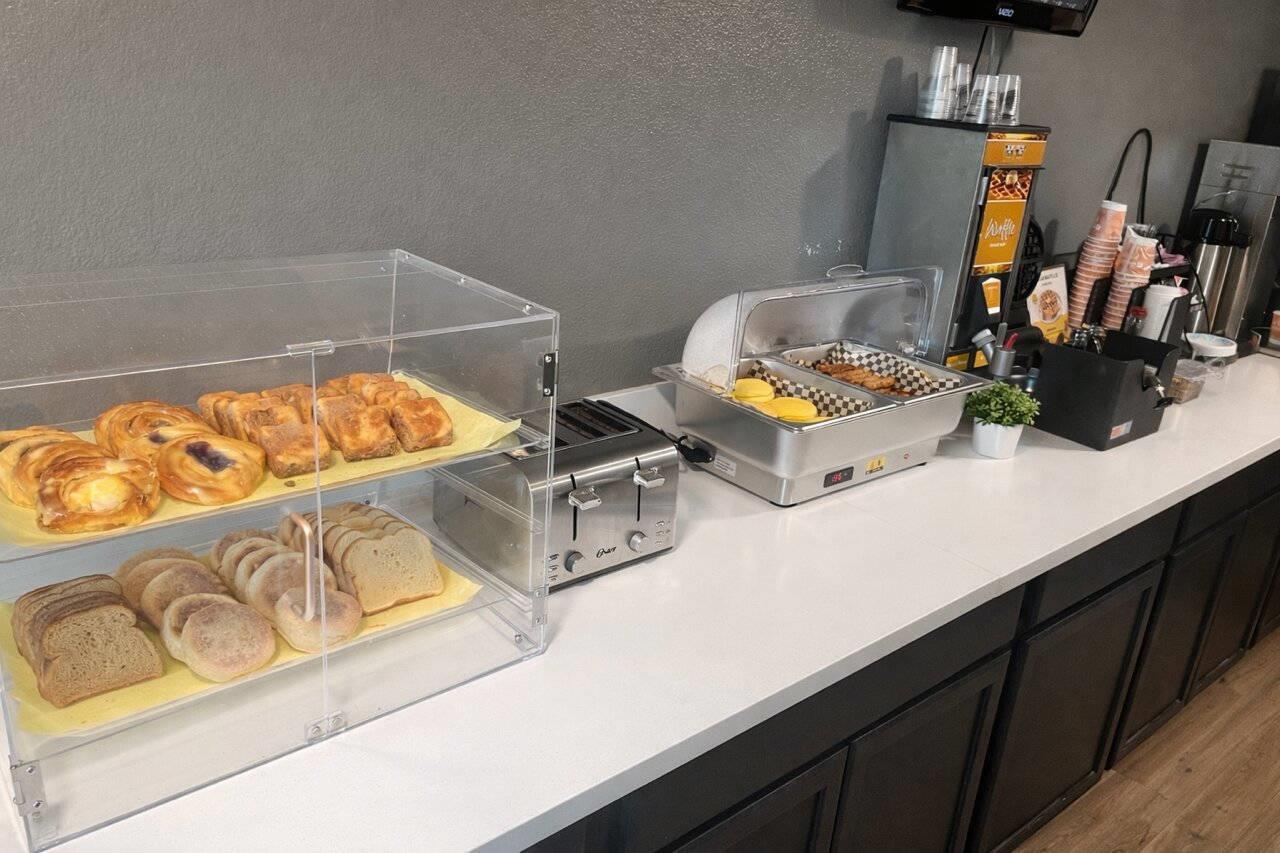Assorted breakfast items | Quality Inn Yuba City/Marysville
