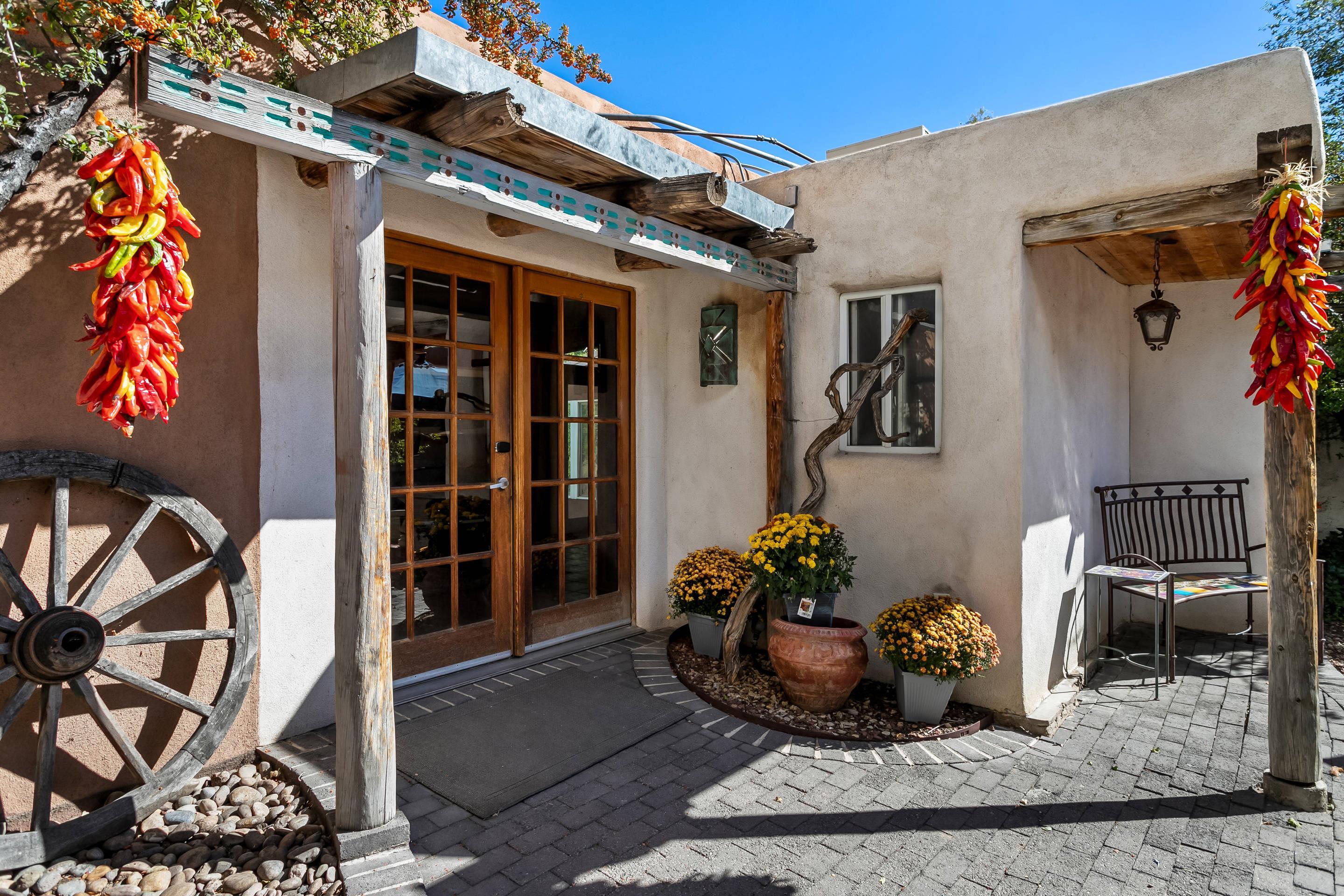 Hotel Entrance | Casas de Suenos Old Town Historic Inn