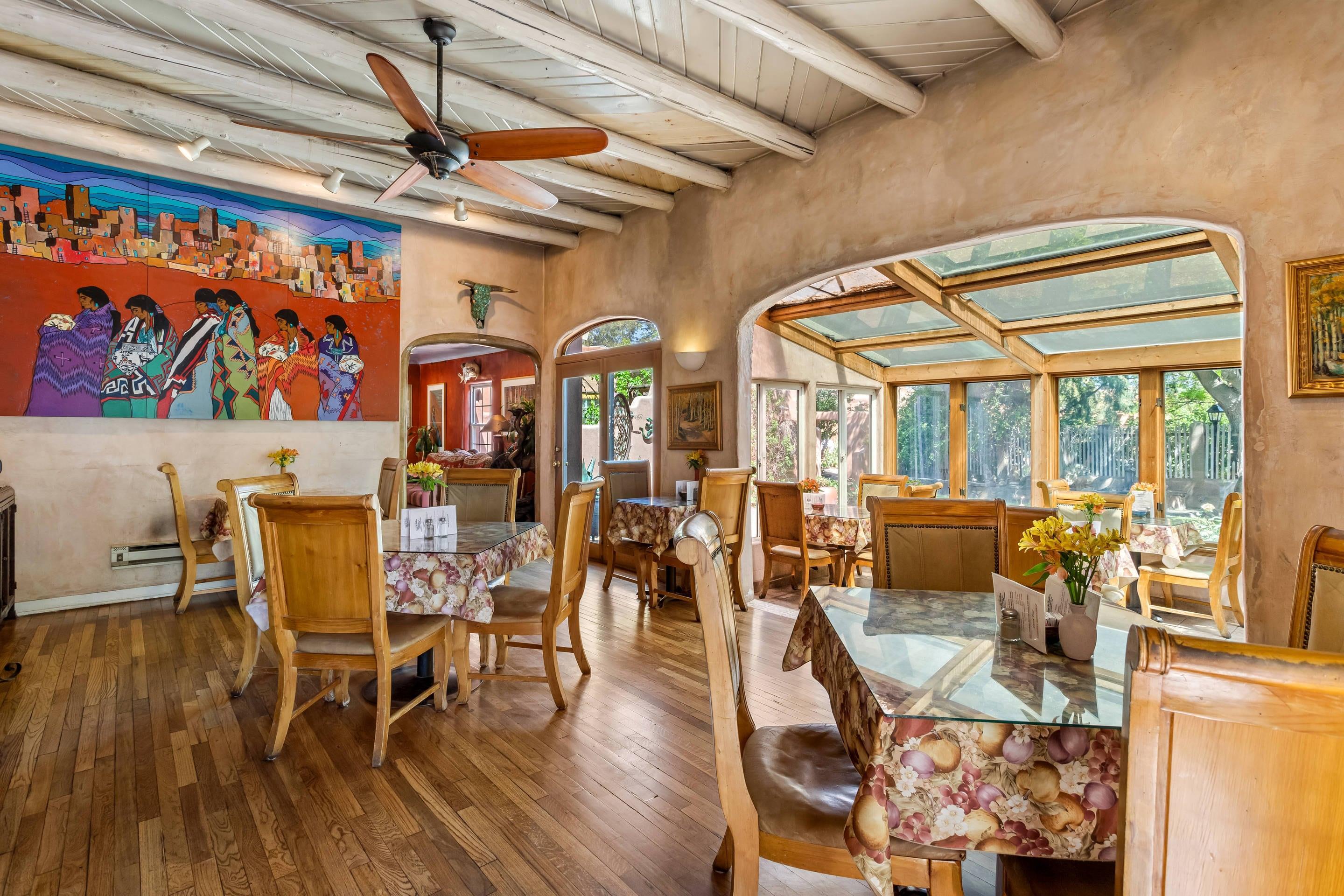 Spacious breakfast area | Casas de Suenos Old Town Historic Inn