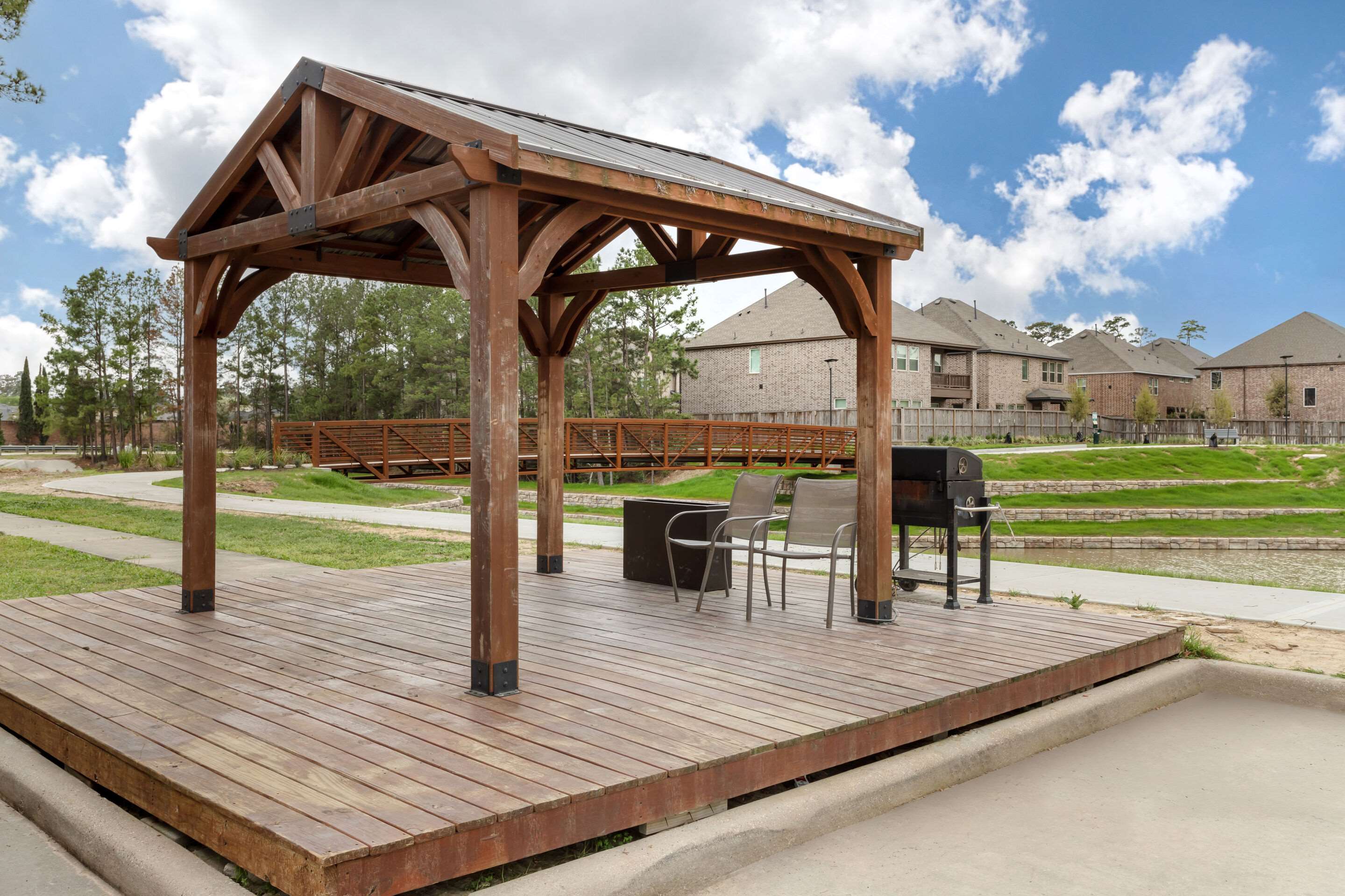 Barbecue area | Comfort Suites Shenandoah-The Woodlands