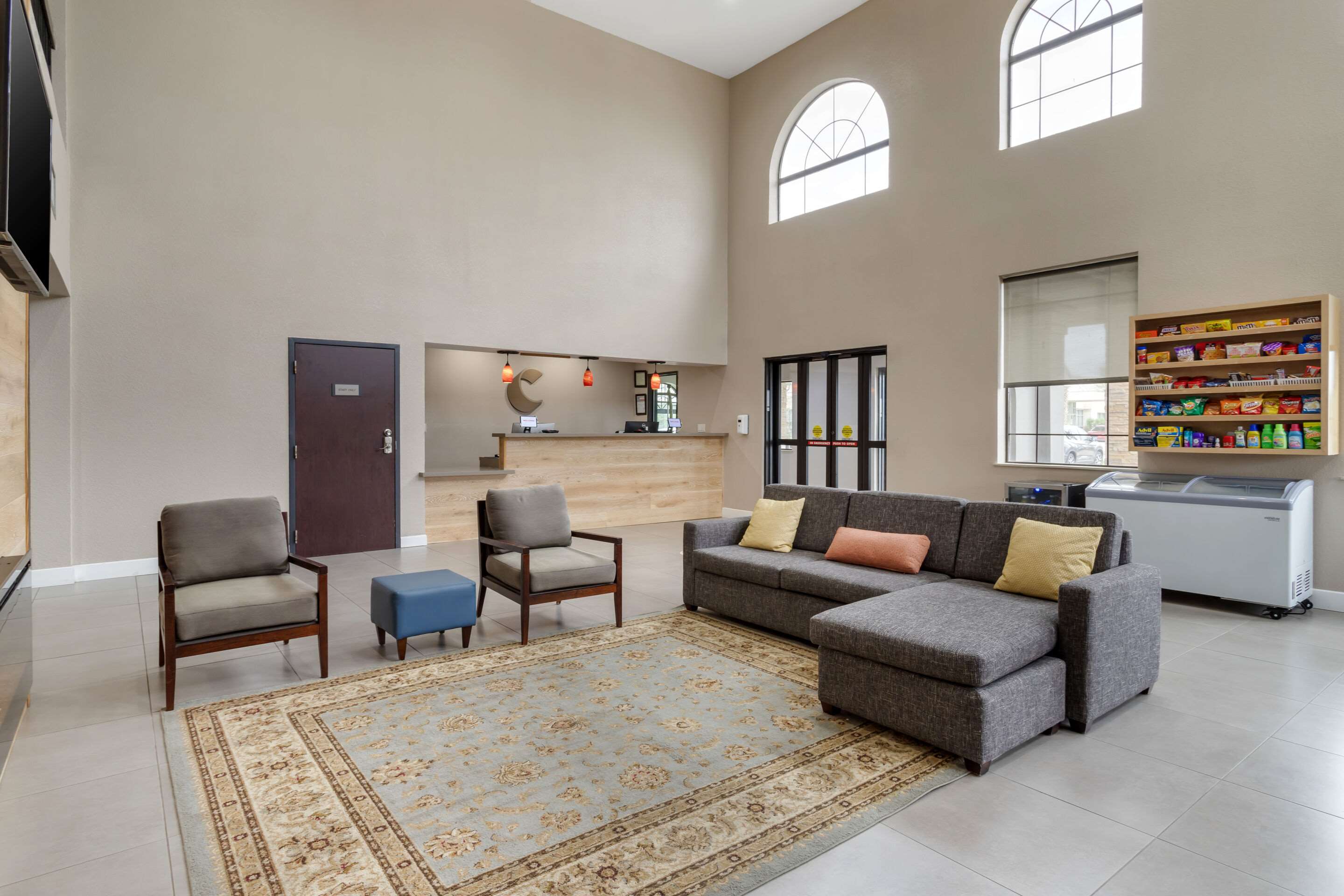 Hotel lobby | Comfort Suites Shenandoah-The Woodlands