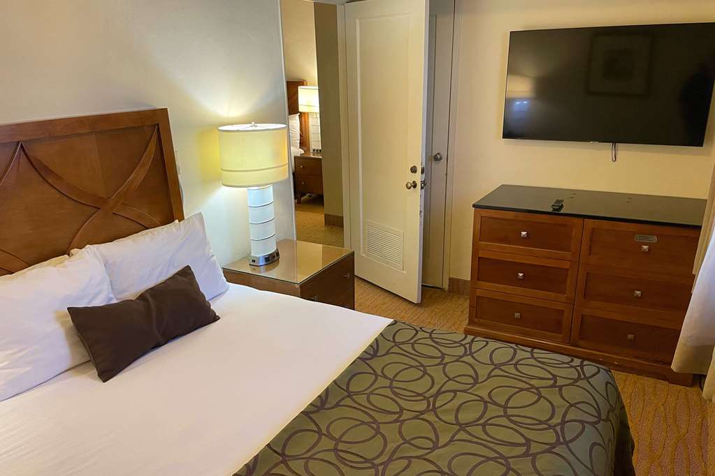 CORONADO MOTOR HOTEL, A TRAVELODGE-guestroom-Guest Room,On-Site.jpg