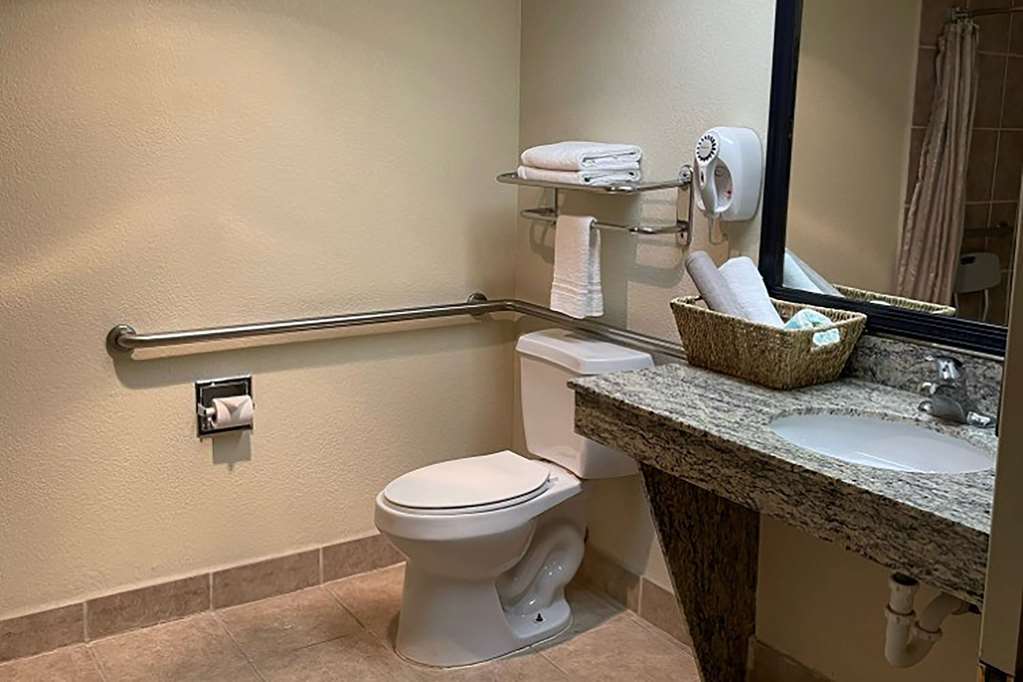 CORONADO MOTOR HOTEL, A TRAVELODGE-guestroom-Guest Room,Bathroom,Shower,Accessibility,On-Site.jpg