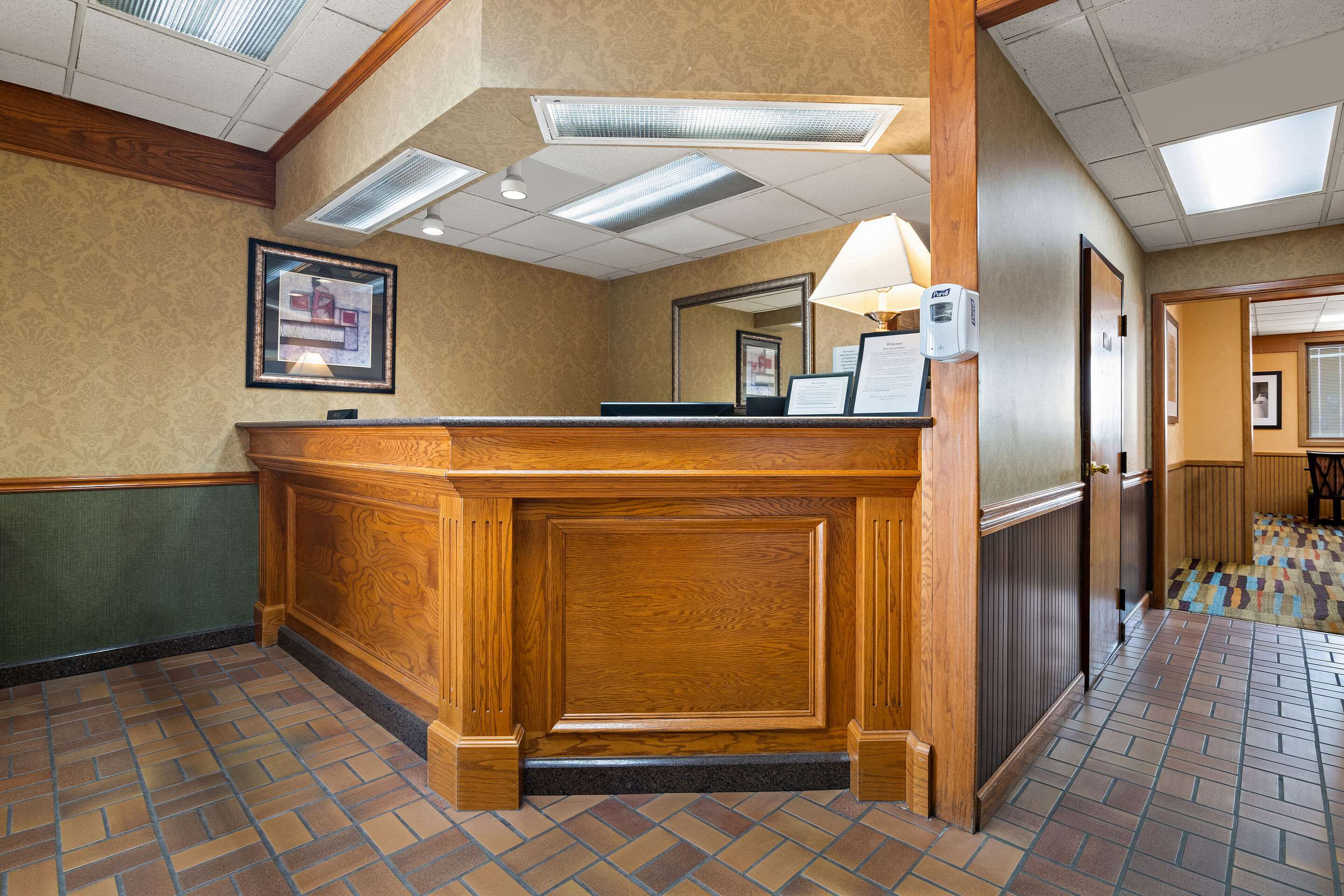 Front desk | Rodeway Inn