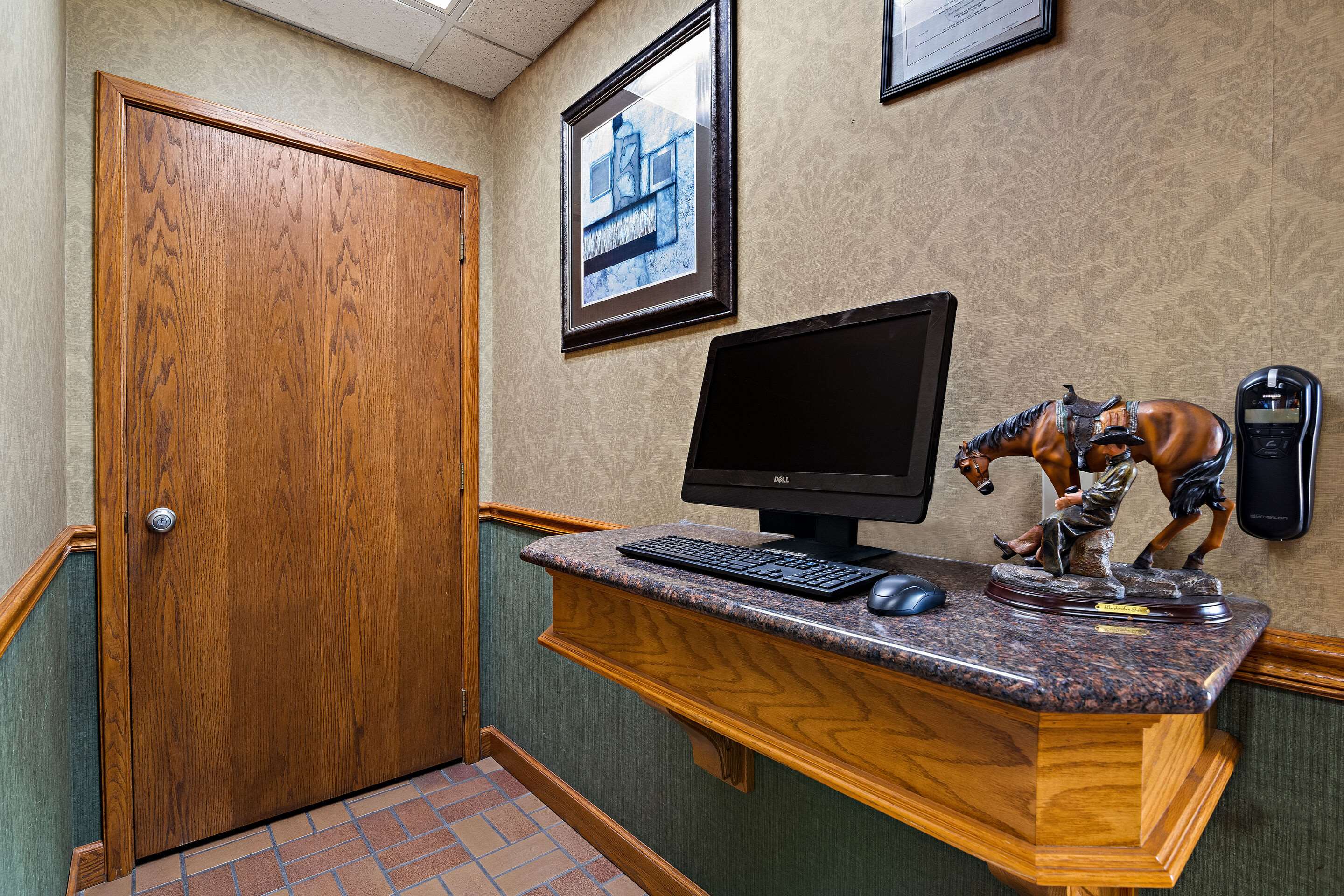 Business center | Rodeway Inn