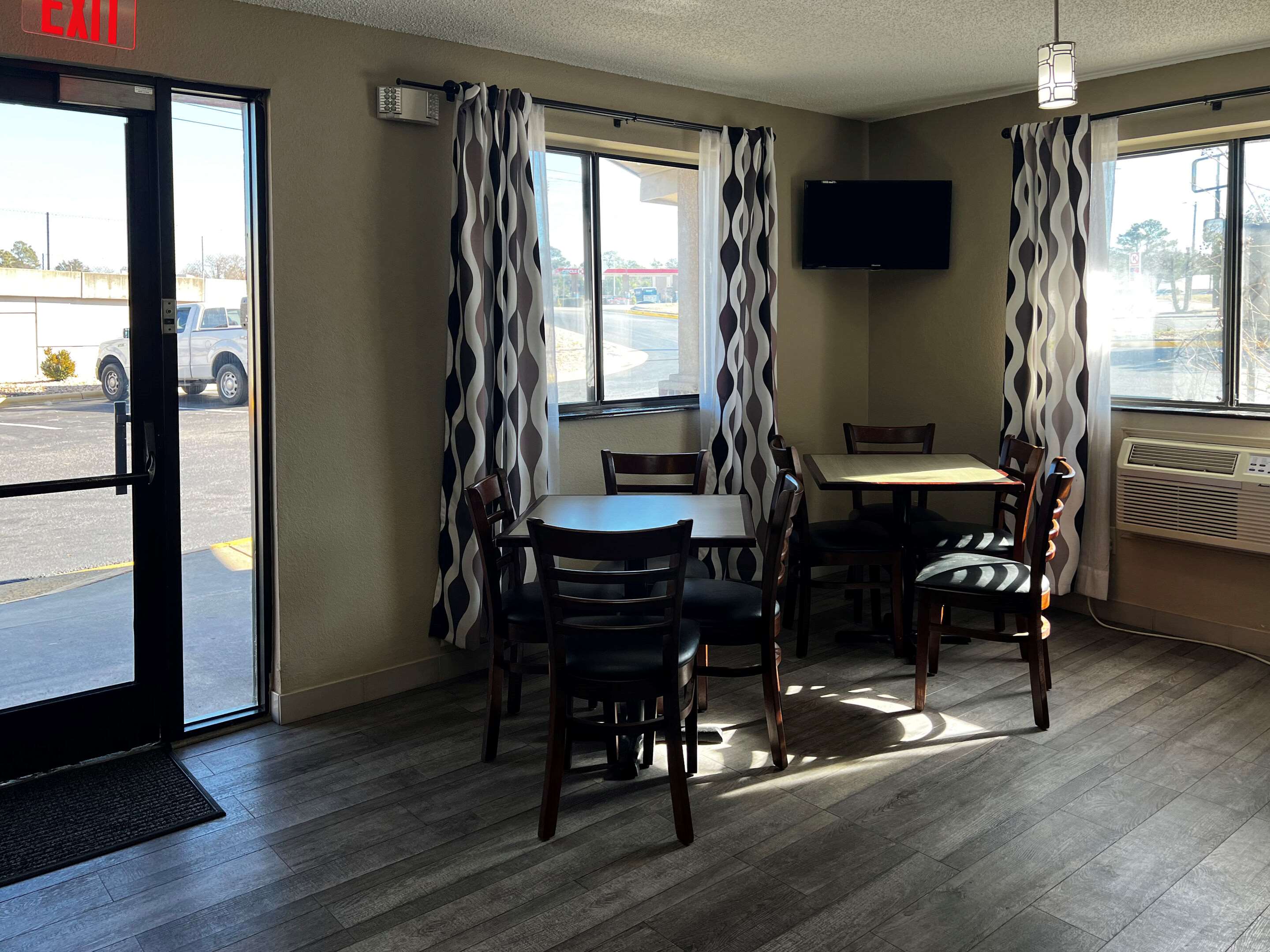 Front desk | Econo Lodge