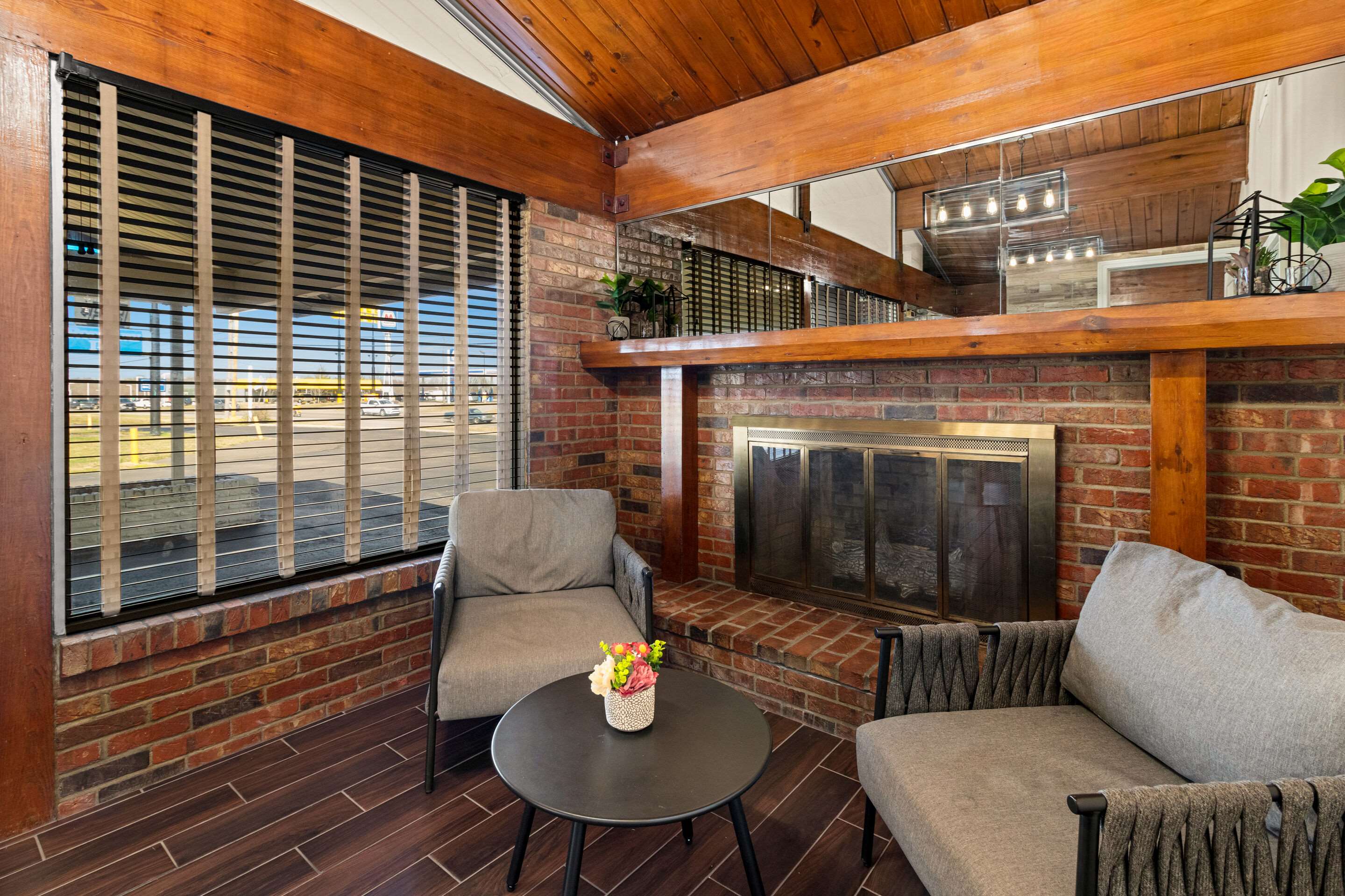 Hotel lobby | Rodeway Inn