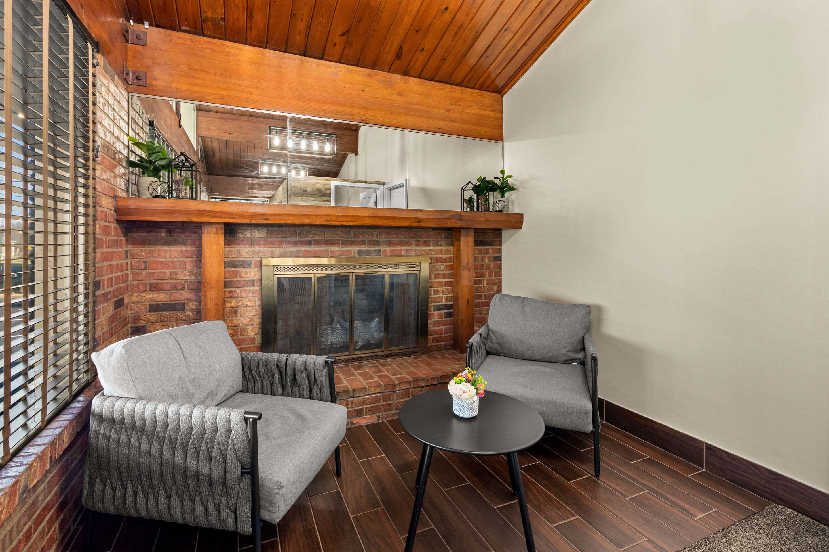 Hotel lobby | Rodeway Inn