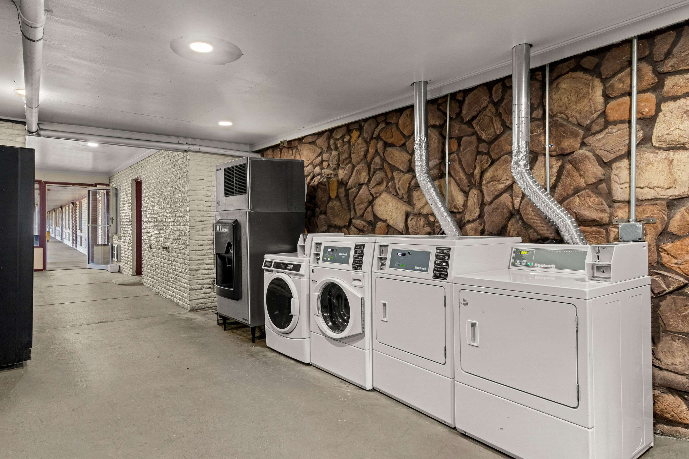 Guest laundry facilities | Rodeway Inn
