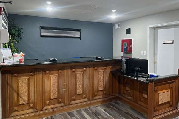  - Econo Lodge Inn & Suites Laredo