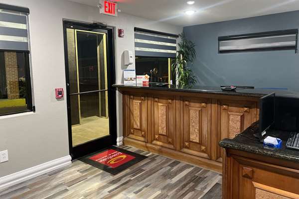  - Econo Lodge Inn & Suites Laredo