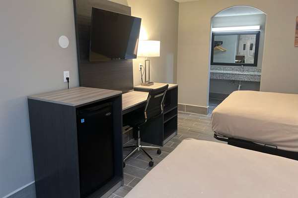  - Econo Lodge Inn & Suites Laredo