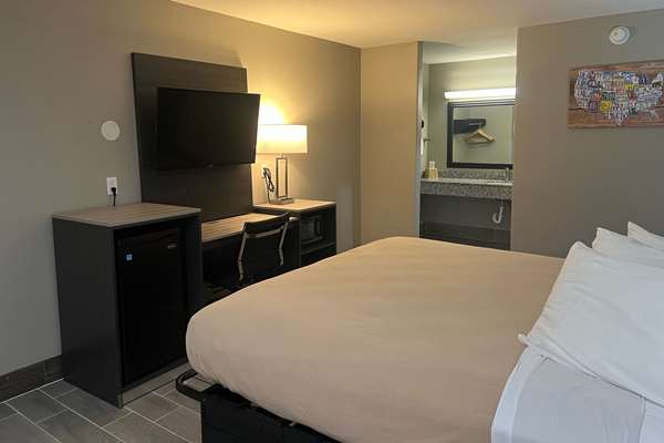  - Econo Lodge Inn & Suites Laredo