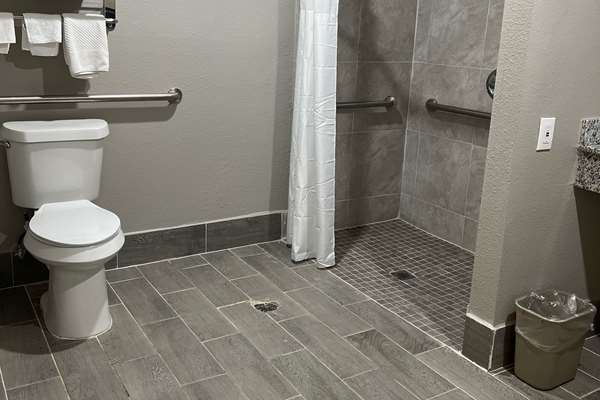  - Econo Lodge Inn & Suites Laredo