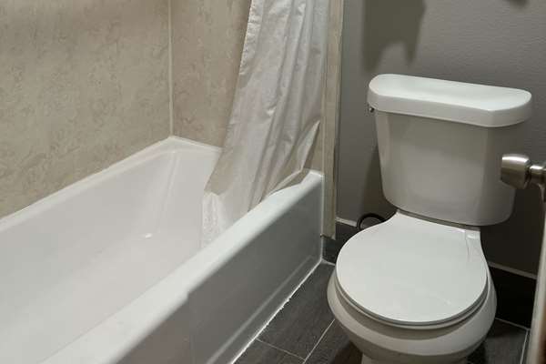  - Econo Lodge Inn & Suites Laredo