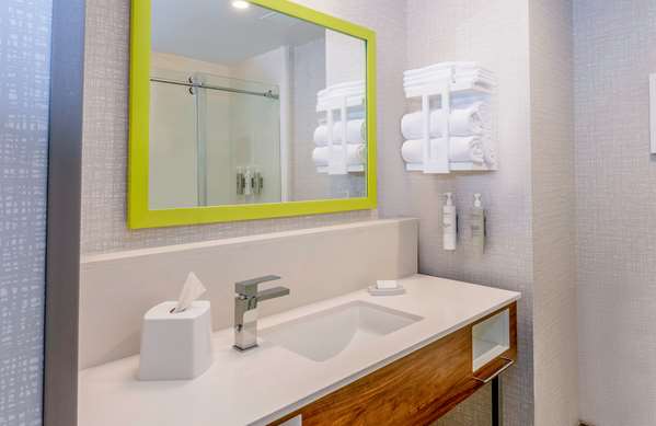  - Hampton Inn Needles - I-40, Exit 141