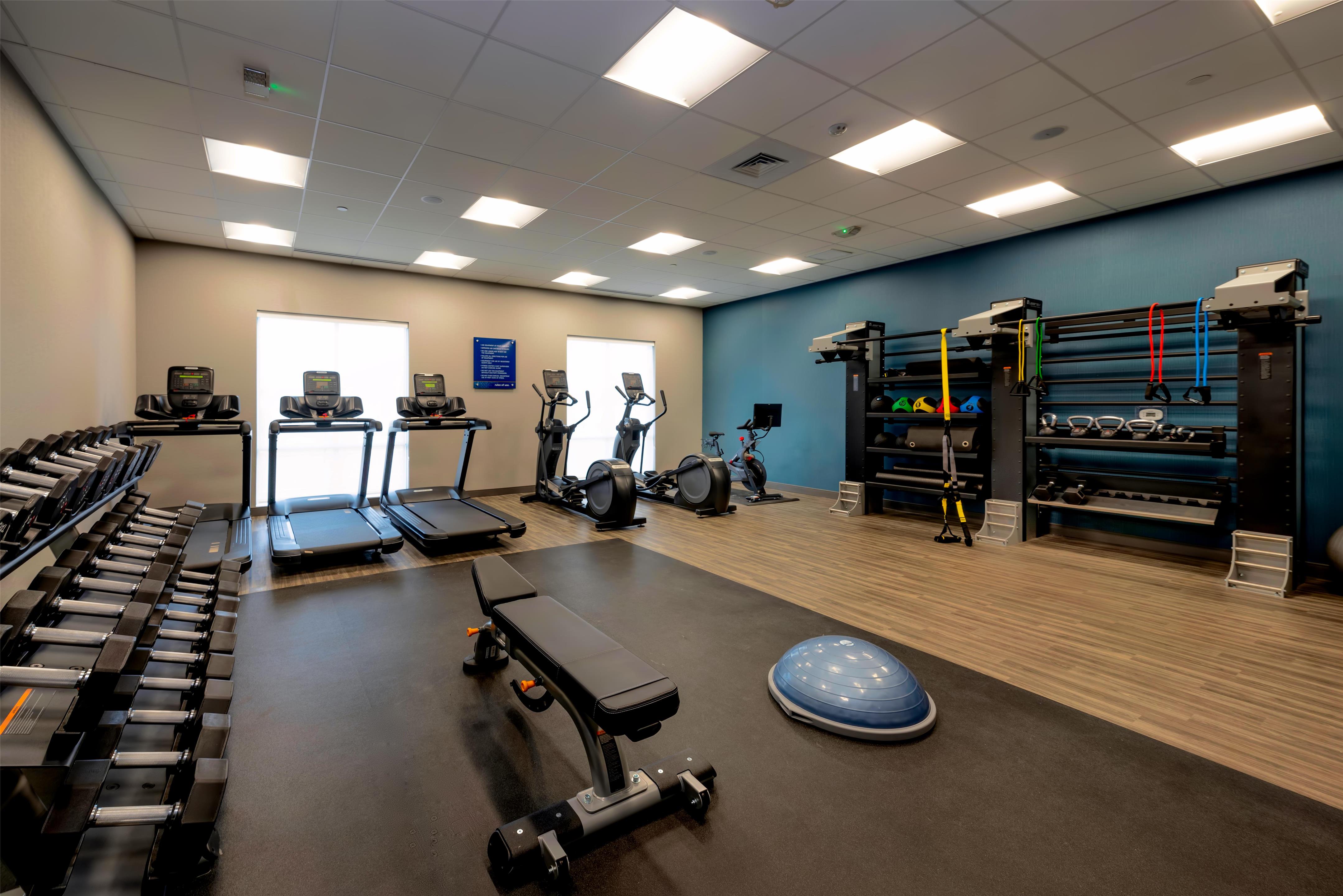 Health club fitness center gym | Hampton Inn Needles